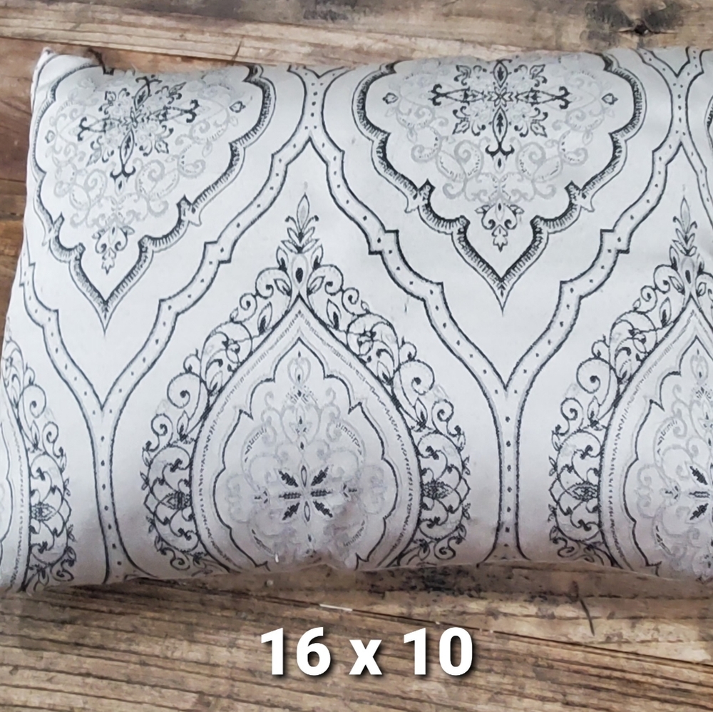 Throw pillow